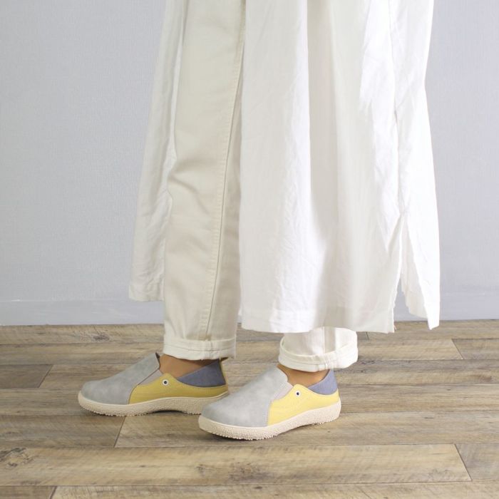 スリッポン レディース 超軽量 スニーカー ローカット フラットシューズ 靴 ネイビー ブラウン アイボリー グレー カーキ Parade 409120 40911 40913