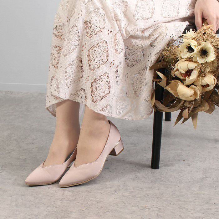 パンプス 痛くない ローヒール ブラック 黒 ベージュ 4センチ 太ヒール セレモニー パーティー ポインテッドトゥ 飾り 22095 Vカット 極ふわっ Parade