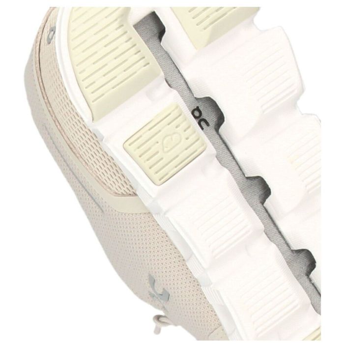 On オン レディース スニーカー スリッポン Cloud 5 クラウド 5 ランニングシューズ ゴム紐 軽量 運動 スポーツ タウンユース デイリーユース