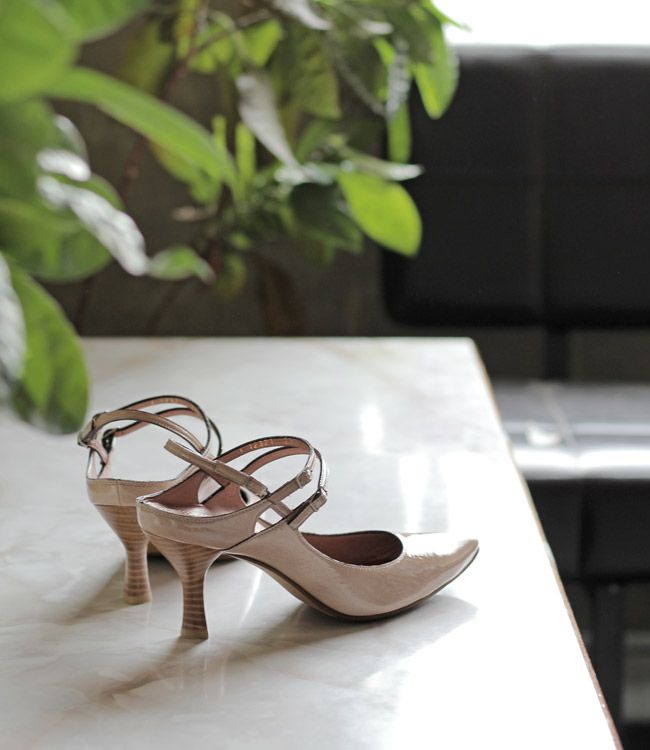 パンプス 黒 ラボキゴシ ワークス ストラップパンプス ヒール バックストラップ ブラック グレー ピンクベージュ エナメル 本革 レディース 靴 RABOKIGOSHI works 12687 