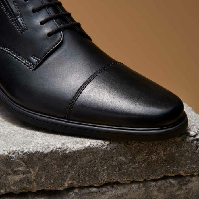 クラークス ビジネス レザー 本革 メンズ Tilden Cap ティルデンキャップ ドレスシューズ  レースアップ 紳士靴 外羽根 ストレートチップ 冠婚葬祭 ブラック 黒 Clarks 26110309 抗菌 防臭