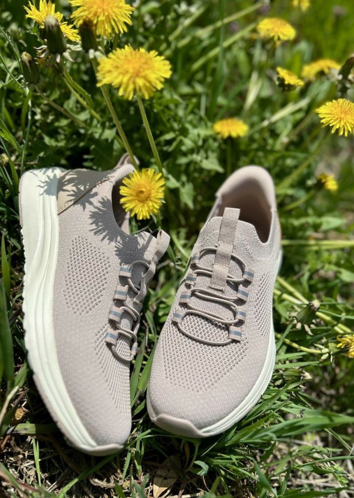 スニーカー レディース スリッポン 軽量 歩きやすい 疲れない 厚底 おしゃれ 靴 楽すぽっ ブラック ピンクベージュ 黒 パレード Parade 91301