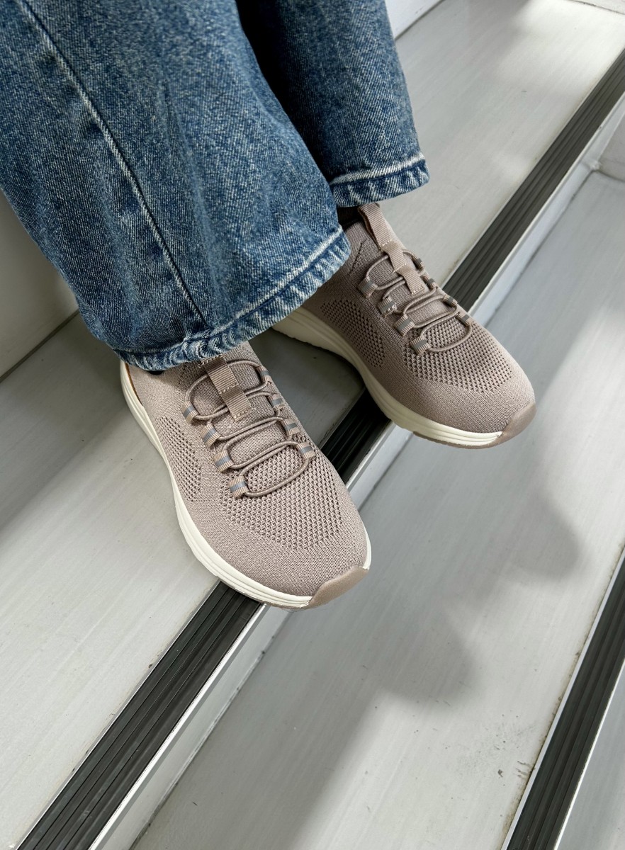 スニーカー レディース スリッポン 軽量 歩きやすい 疲れない 厚底 おしゃれ 靴 楽すぽっ ブラック ピンクベージュ 黒 パレード Parade 91301