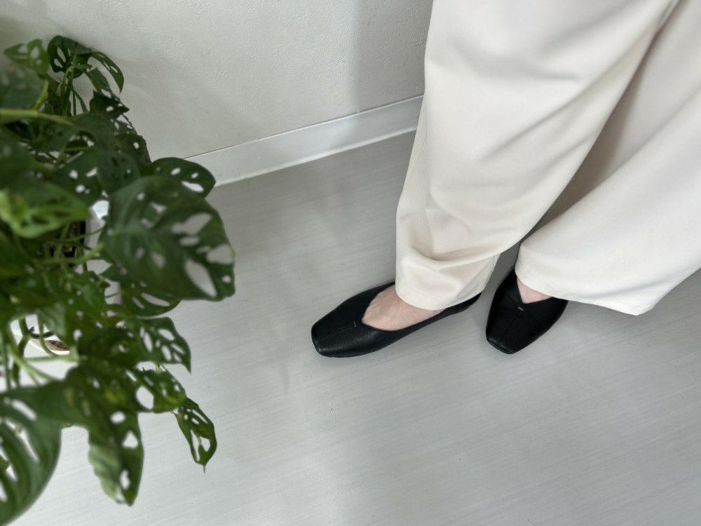 パンプス 痛くない 柔らかい ローヒール ぺたんこ 黒 3E スクエアトゥ Vカット 歩きやすい ブラック ベージュ 靴 レディース パレード Parade 7400