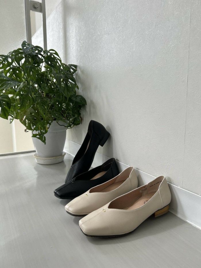 パンプス 痛くない 柔らかい ローヒール ぺたんこ 黒 3E スクエアトゥ Vカット 歩きやすい ブラック ベージュ 靴 レディース パレード Parade 7400