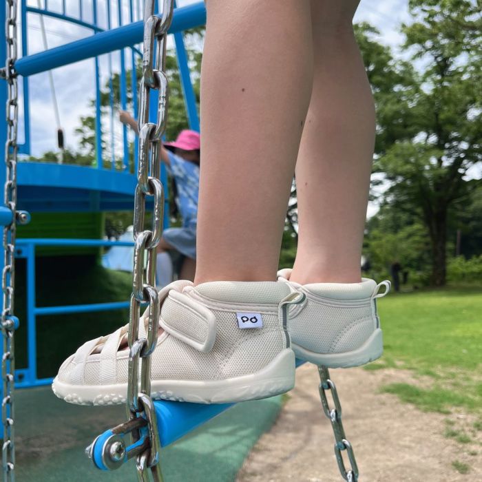 キッズ サンダル 女の子 男の子 つま先あり 水陸両用 水遊び おしゃれ かわいい お出掛け 軽量 子ども靴 ウォーターシューズ 黒 ブラック ホワイト Parade 56302