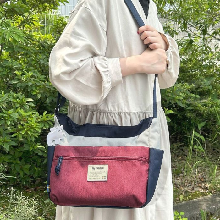 モズ ショルダーバッグ レディース メンズ ユニセックス 斜めがけ 軽量 仕事 旅行 大人 ポケット 多収納 かわいい コンパクト 通勤 カバン 黒 ブラック moz ZZEI28