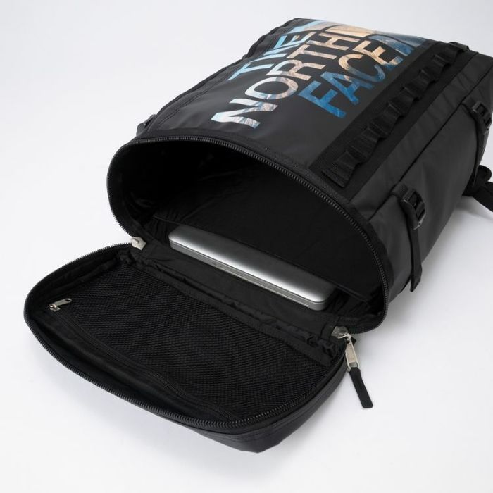 ノースフェイス リュック 30L ヒューズボックス デイパック THE NORTH FACE バッグ 黒 ブラック 通勤 通学 大容量 ボックス型 NM82250