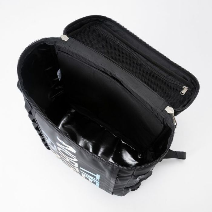 ノースフェイス リュック 30L ヒューズボックス デイパック THE NORTH FACE バッグ 黒 ブラック 通勤 通学 大容量 ボックス型 NM82250