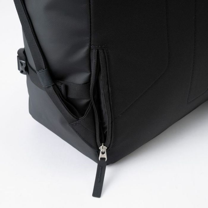 ノースフェイス リュック 30L ヒューズボックス デイパック THE NORTH FACE バッグ 黒 ブラック 通勤 通学 大容量 ボックス型 NM82250