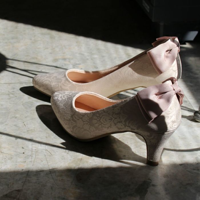 結婚式 パンプス 疲れない 太ヒール 靴 バックリボン 6cm 6センチヒール ベージュ ブラック 黒 お呼ばれ 極ふわっ Parade 18161