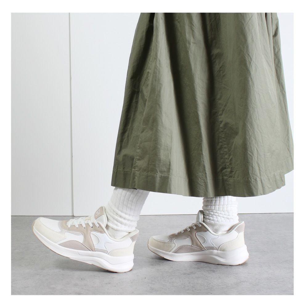 手を使わずに履ける 靴 レディース スニーカー ハンズフリー スリッポン 履きやすい 歩きやすい 防水 ゴム紐 ブラック 通勤 通学 楽すぽっ パレード Parade 51709