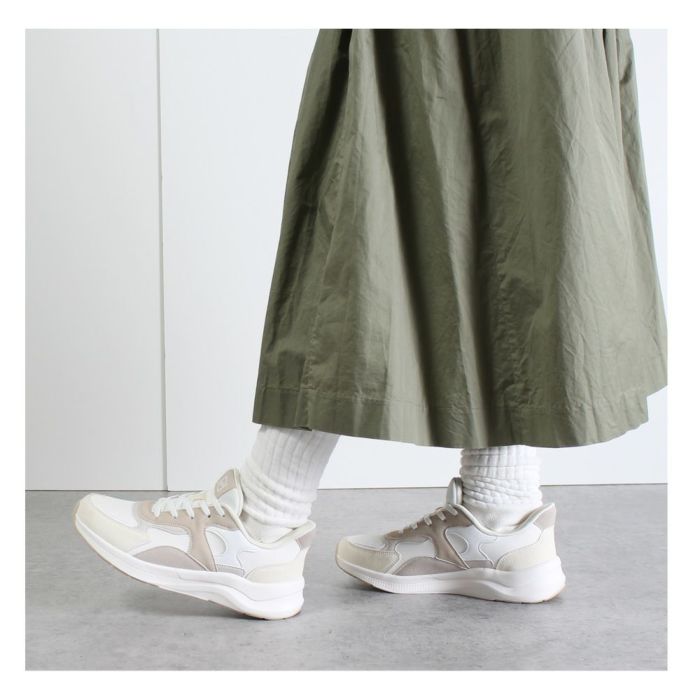 手を使わずに履ける 靴 レディース スニーカー ハンズフリー スリッポン 履きやすい 歩きやすい 軽量 軽い 防水 ゴム紐 ブラック 通勤 通学 楽すぽっ パレード Parade 51709