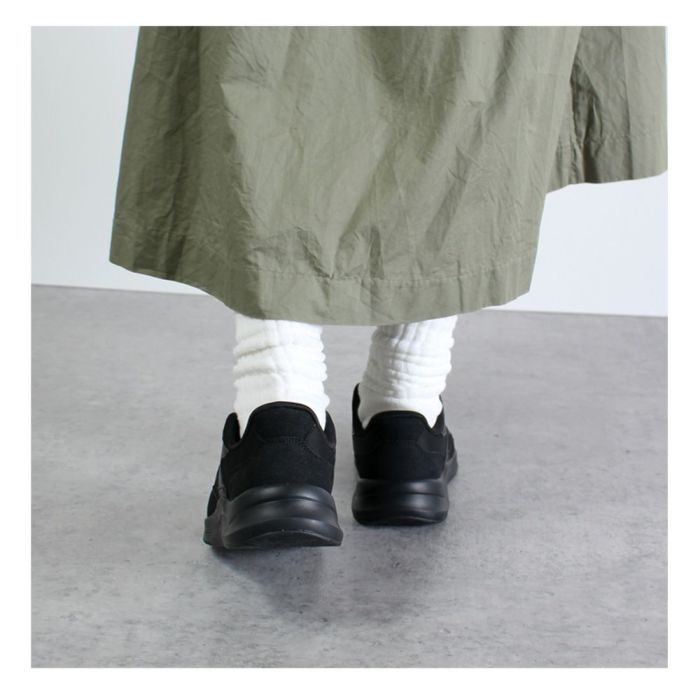 手を使わずに履ける 靴 レディース スニーカー ハンズフリー スリッポン 履きやすい 歩きやすい 防水 ゴム紐 ブラック 通勤 通学 楽すぽっ パレード Parade 51709