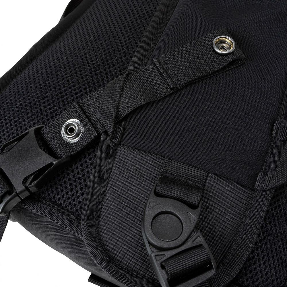 ノースフェイス ショルダーバッグ リープスリング THE NORTH FACE NM72600 LEAP SLING 7L スリングバッグ ボディバッグ ワンショルダー ブラック 黒 ホワイト レッド