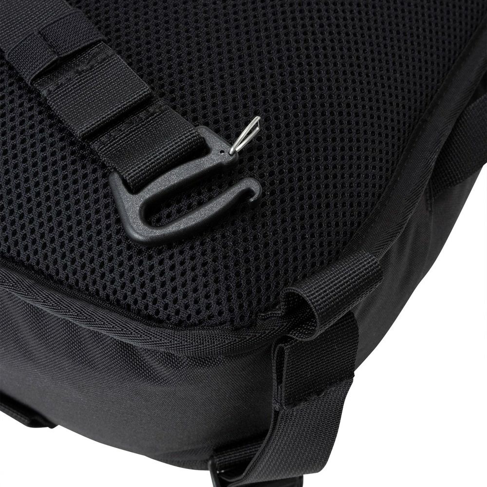 ノースフェイス ショルダーバッグ リープスリング THE NORTH FACE NM72600 LEAP SLING 7L スリングバッグ ボディバッグ ワンショルダー ブラック 黒 ホワイト レッド