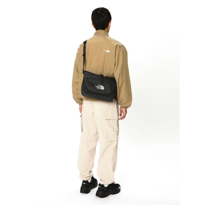 ノースフェイス ショルダーバック リープショルダー THE NORTH FACE NM72601 LEAP SHOULDER 8L 標準的なサイズ 長財布 ペットボトル 折りたたみ傘 ブラック 黒 ホワイト レッド